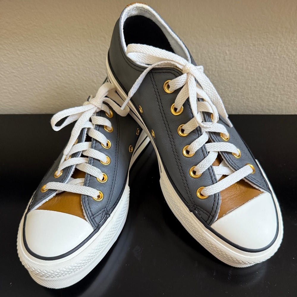 Converse All Stars Leather Women's Low Tops